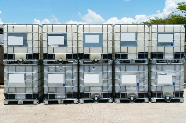 IBC Container fuer die Lagerung von Fluessigchemikalien