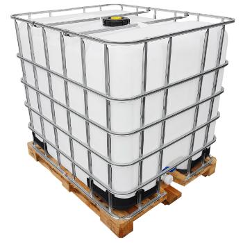 1000l-ibc-wassertank-auf-holzpalette-gespuelt