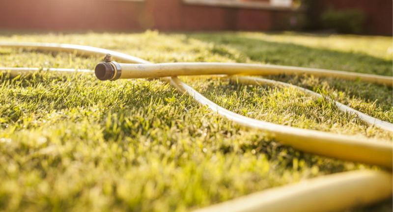 Spiralschläuche aus PVC für die Gartenbewässerung