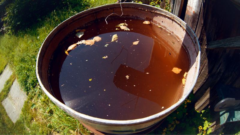 Wasser im IBC Container oder in der Regentonne kann umkippen