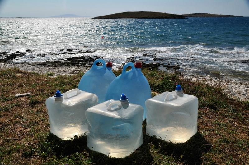 Kanister für Nutzwasser oder Trinkwasser beim Campen