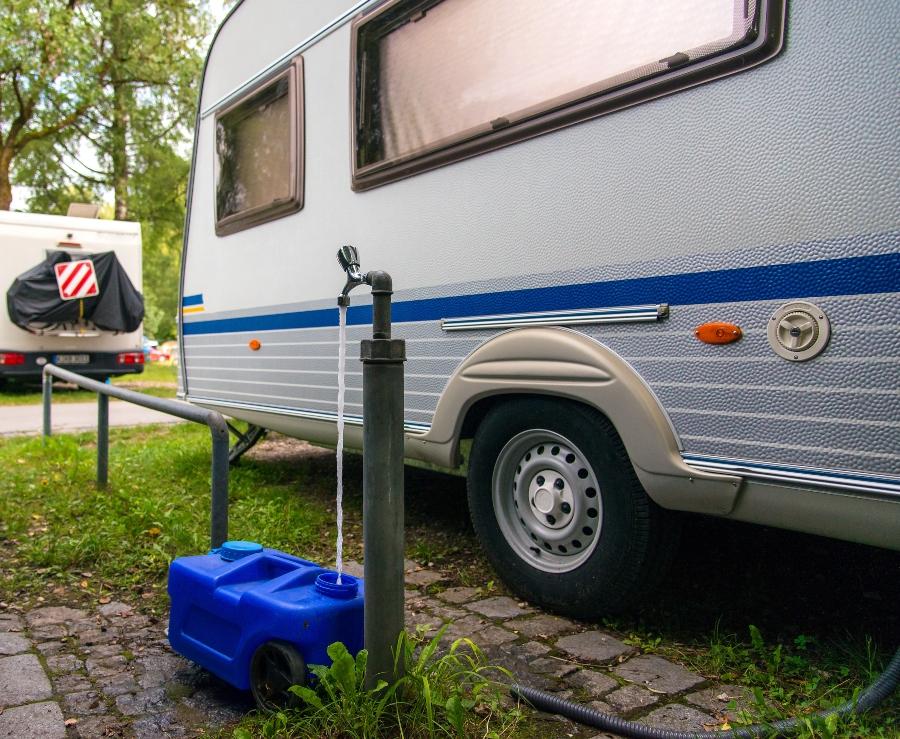 Camping-Wasserbehälter aus Kunststoff