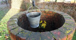 Klassischer Brunnen - Bewässerung ohne Strom und Wasseranschluss