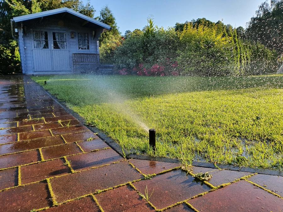 Gartenbewaesserung mit Sprinklern