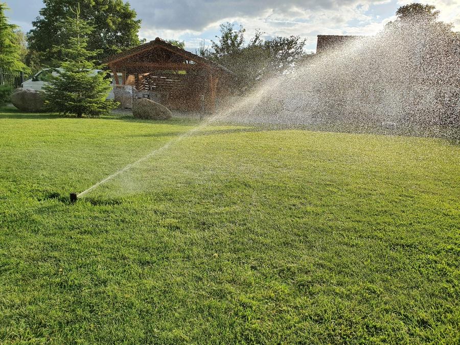 Gartenbewässerung mit Sprinklern REKUBIK® Magazin
