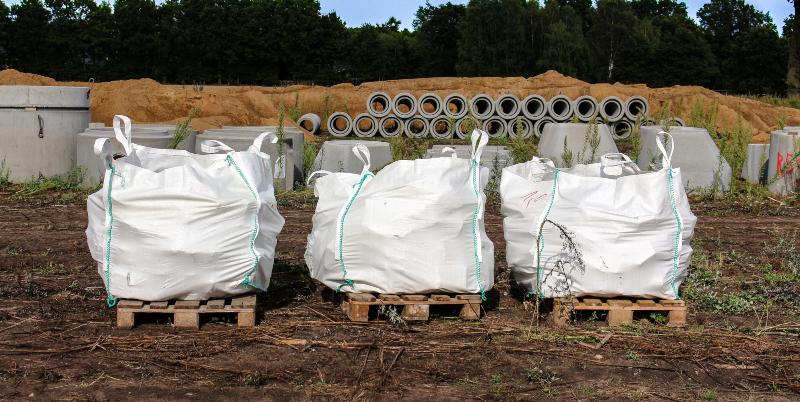 3 Bigbags, auf Paletten leicht zu transportieren