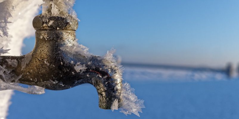 Frost am Wasserhahn - Gartenpumpe überwintern