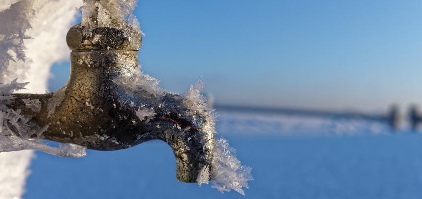 Frost am Wasserhahn - Gartenpumpe überwintern