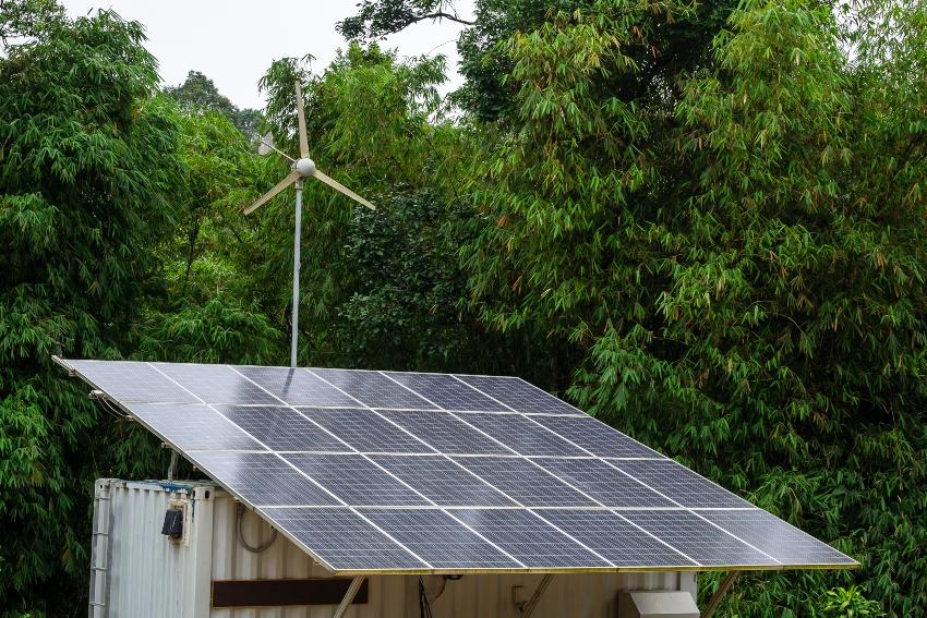 Windgenerator und Photovoltaik-Anlage