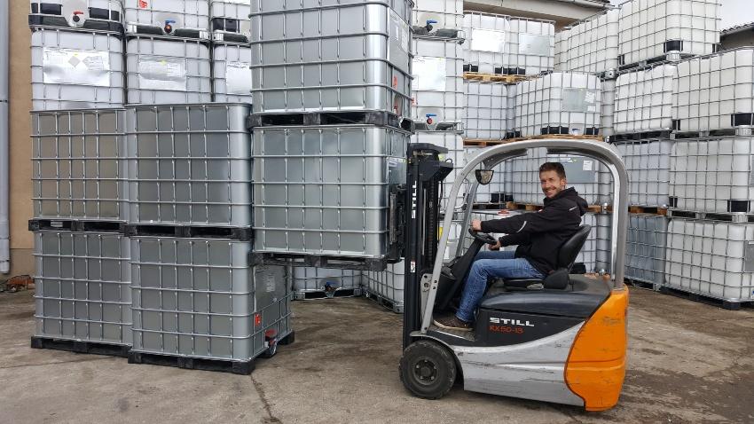 1000l IBC Wassertank mit Stahlmantel auf PE- oder S1000l IBC Wassertank mit Stahlmantel auf PE- oder Stahlpalette GESPÜLT | Leergewicht 65 kgtahlpalette GESPÜLT