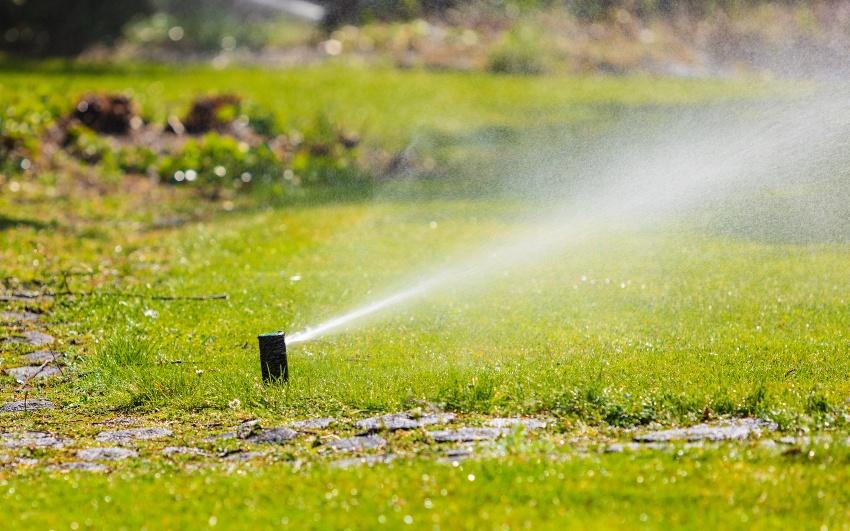 Rasensprinkler - Automatische Gartenberegnung