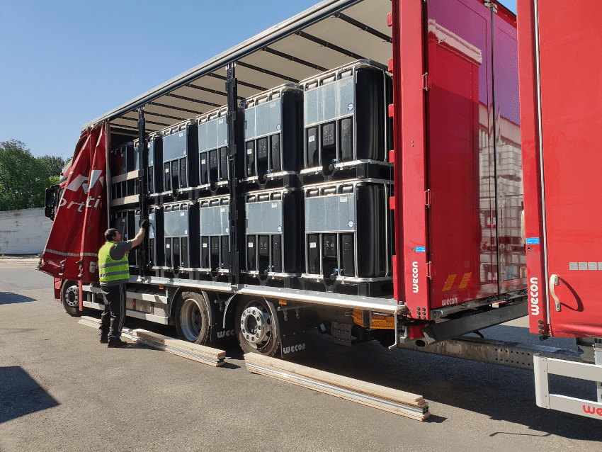 1000l IBC Wassertank SCHWARZ GESPÜLT auf PE- oder Stahlpalette