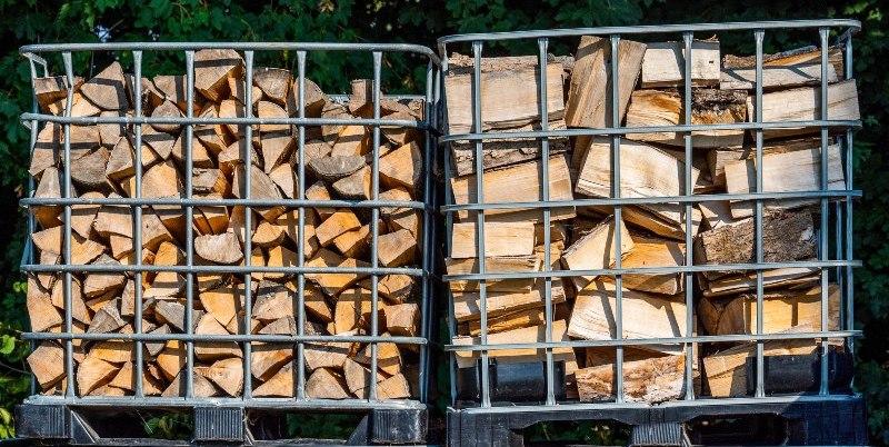 Holzlager aus IBC-Komponenten selber bauen