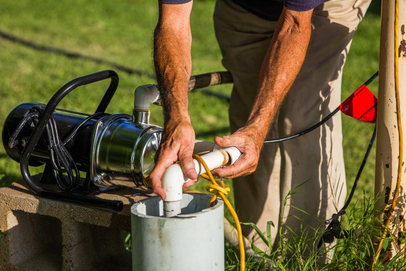So lässt sich die Gartenpumpe im Frühjahr in Betrieb nehmen
