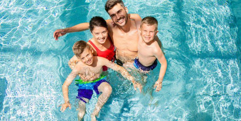 Familie-Swimming-Pool