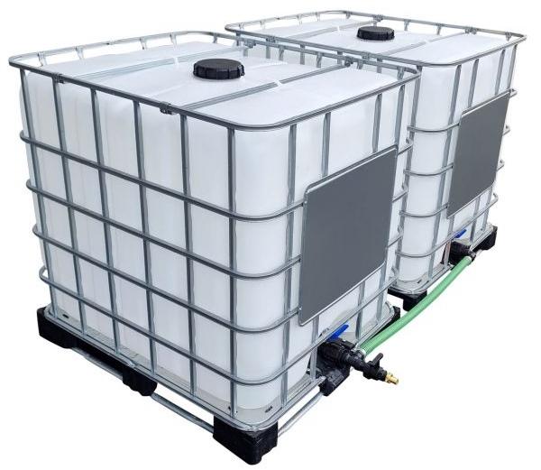 2000l IBC Wassertank nebeneinander mit Schlauch Tankverbindung