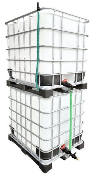 2000l IBC Wassertank übereinander mit Schlauch Tankverbindung