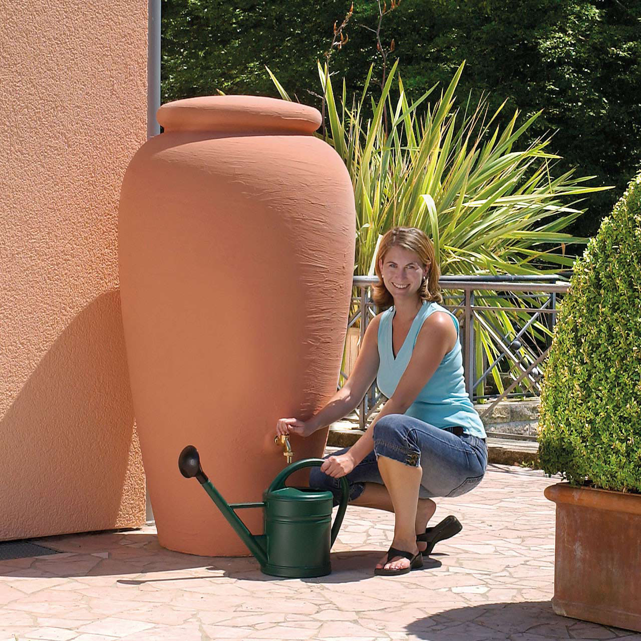 Regentonne AMPHORE in Terracotta 300 Liter oder 500 Liter als Regenwassertank Regenspeicher von GRAF GARANTIA