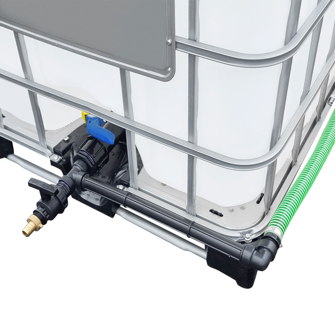 2000l IBC Wassertank hintereinander mit Schlauch Tankverbindung