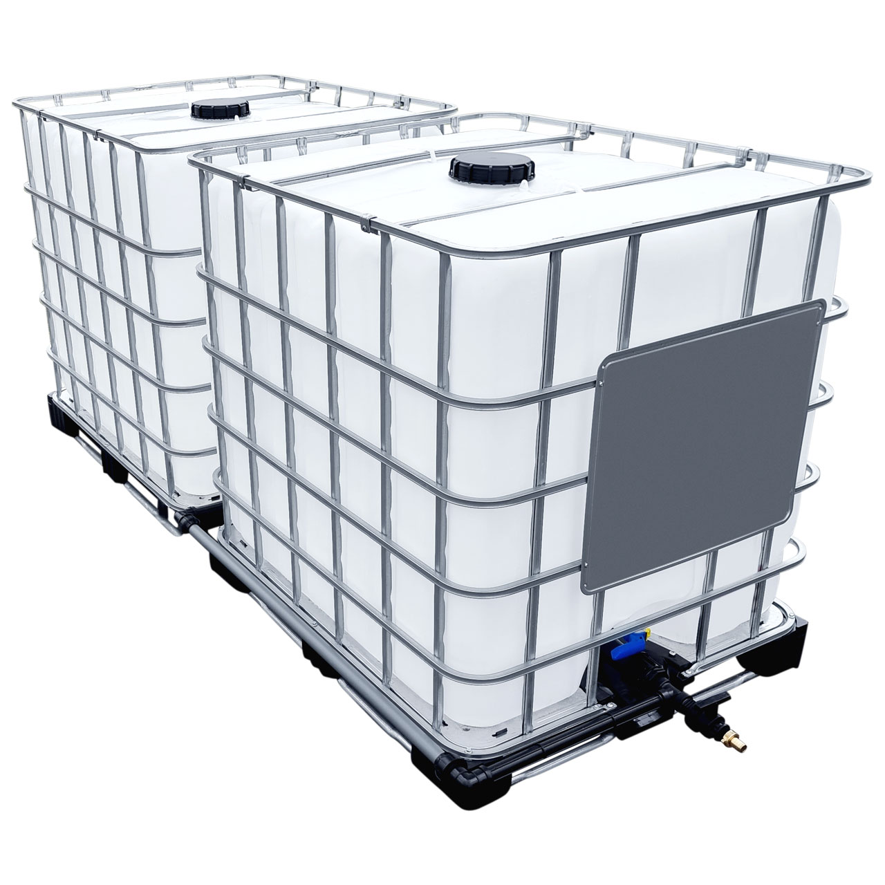 2000l IBC Wassertank hintereinander mit Rohr Tankverbindung