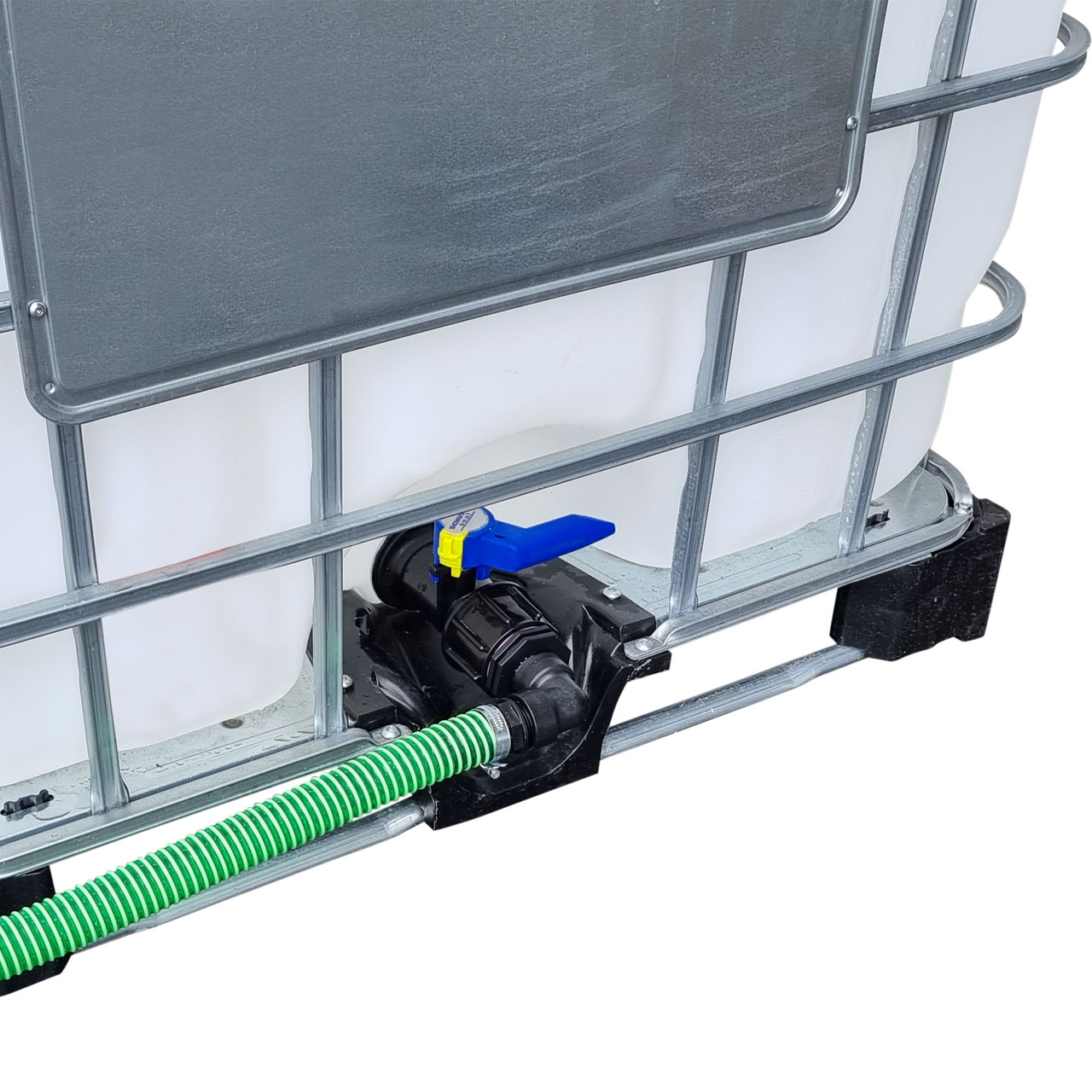 2000l IBC Wassertank nebeneinander Schwanenhals mit Schlauch Tankverbindung