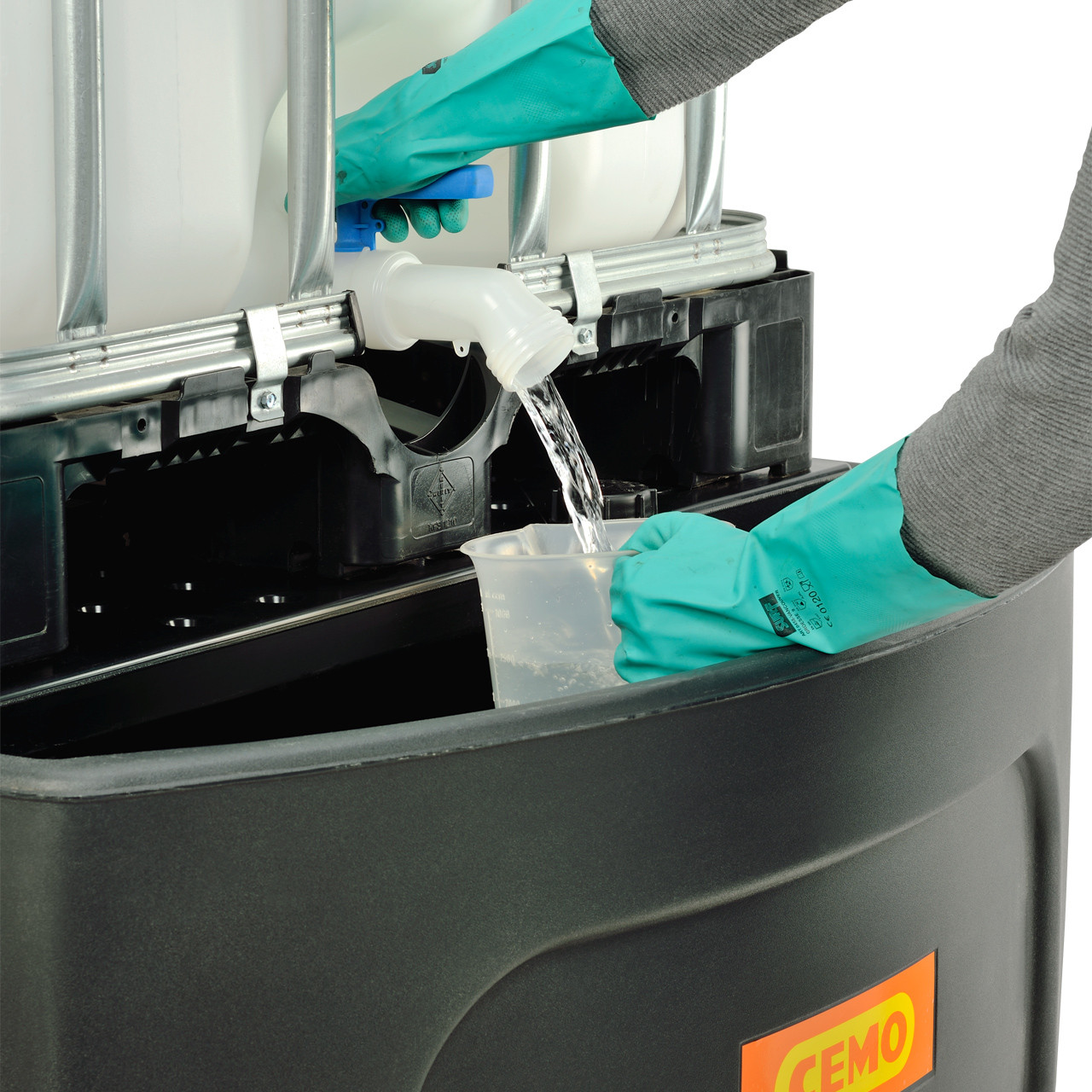 IBC-PE-Auffangwanne-fuer-1x-IBC-Container-Lochplatte-3