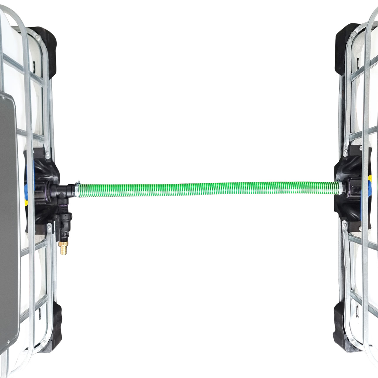 2000l IBC Wassertank gegenüber mit Schlauch Tankverbindung