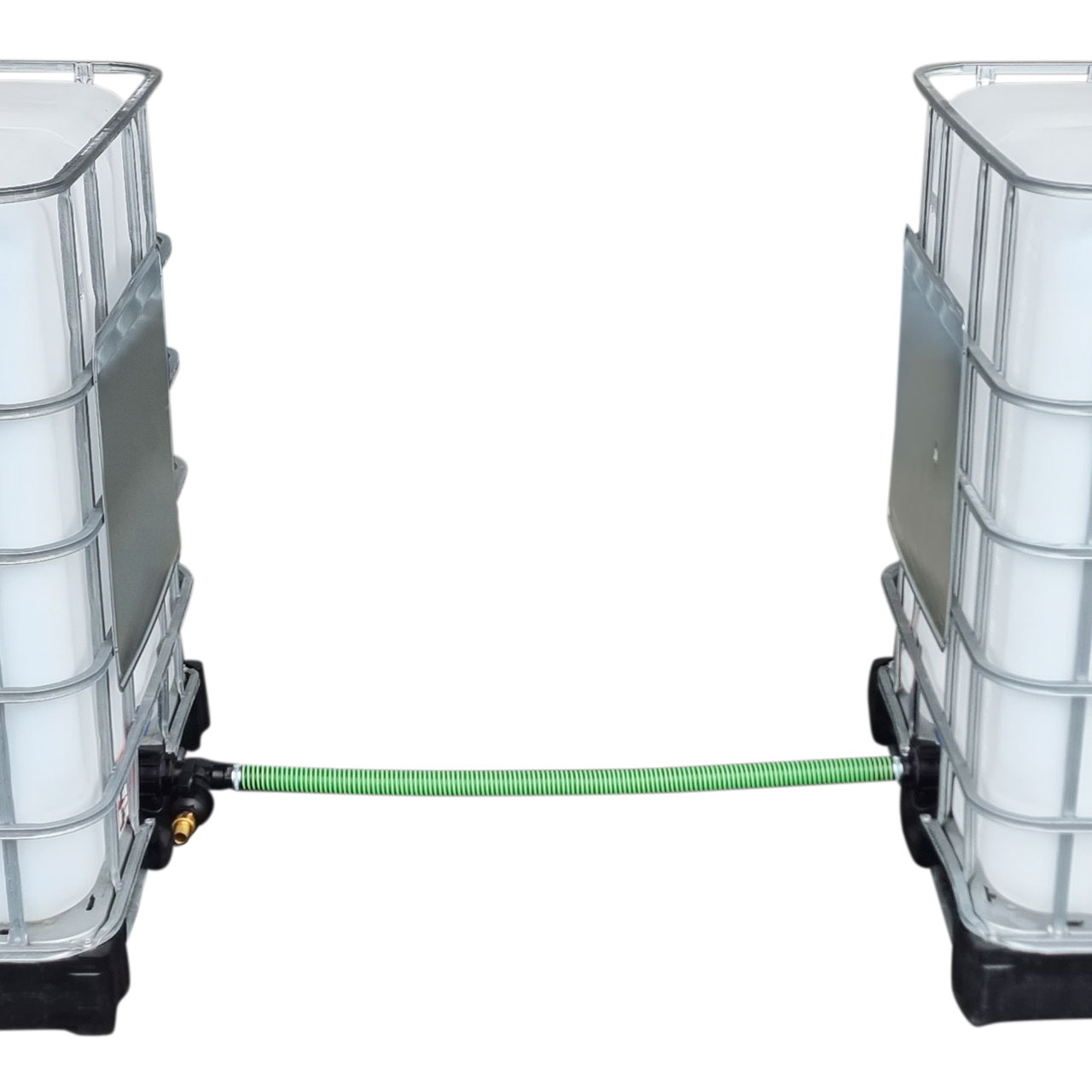 2000l IBC Wassertank gegenüber mit Schlauch Tankverbindung