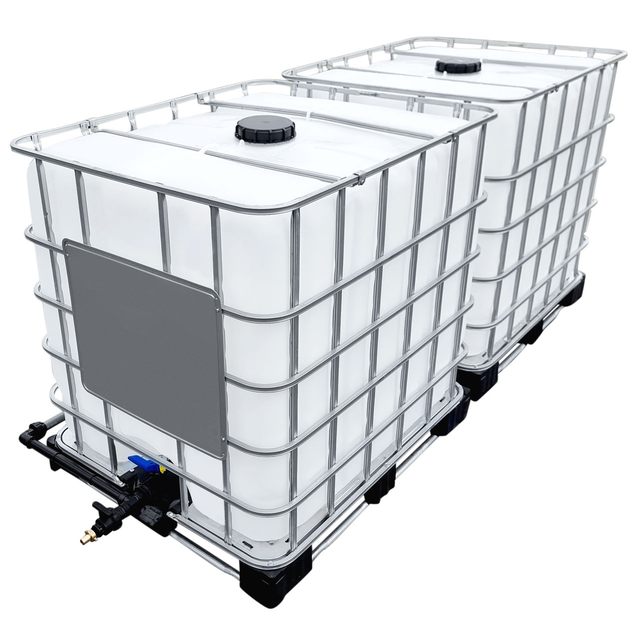 2000l IBC Wassertank hintereinander mit Rohr Tankverbindung
