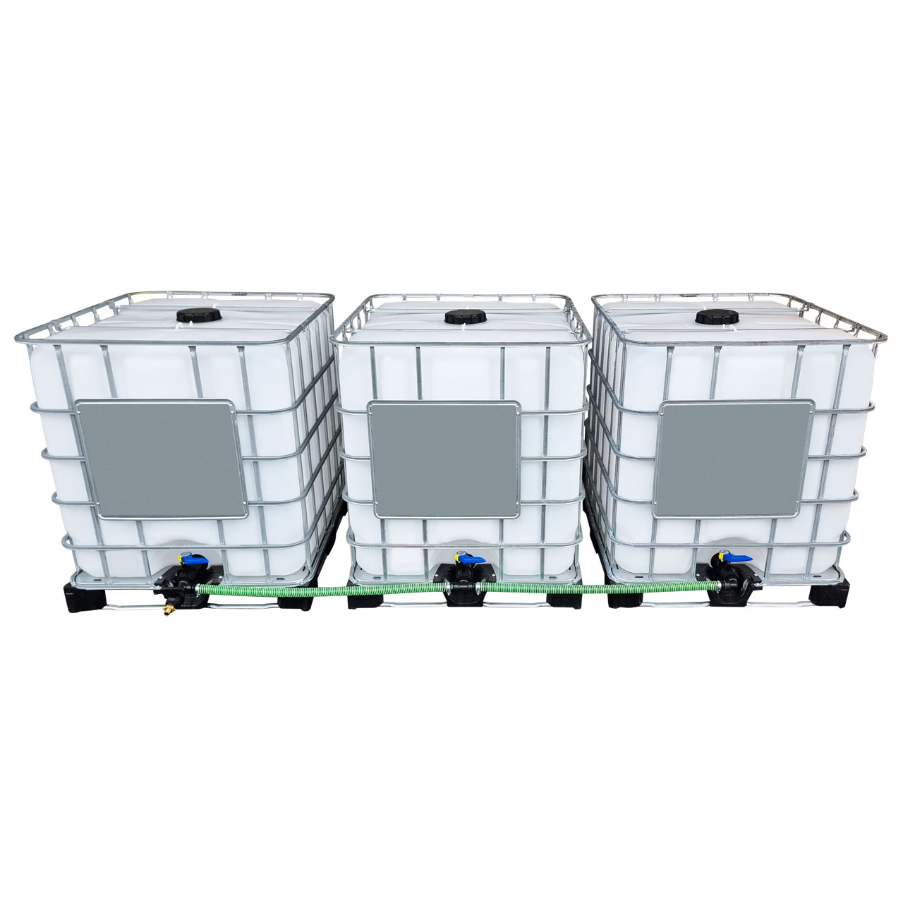 3000l-IBC-Wassertank-nebeneinander-mit-Schlauch-Tankverbindung-2