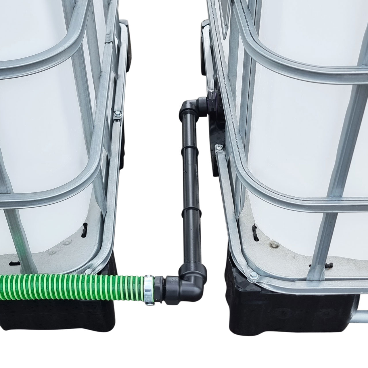 2000l IBC Wassertank hintereinander mit Schlauch Tankverbindung